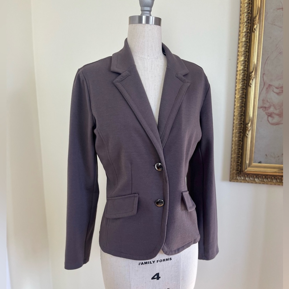 Chic Gerry Weber blazer, size 38 (US 8), in a versatile taupe.